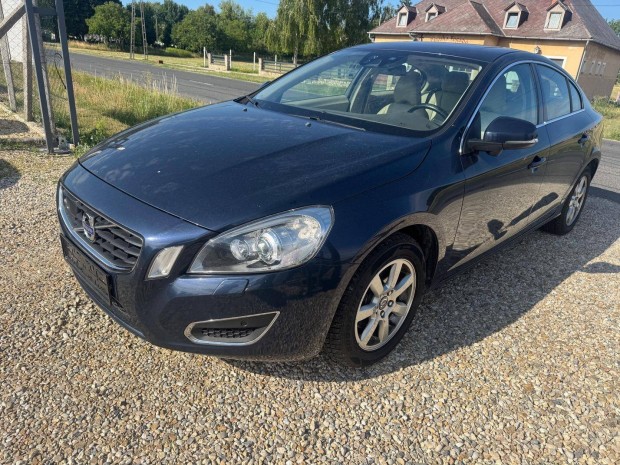 Volvo S60 1.6 [T4] R-Design Automata Váltó. 125...